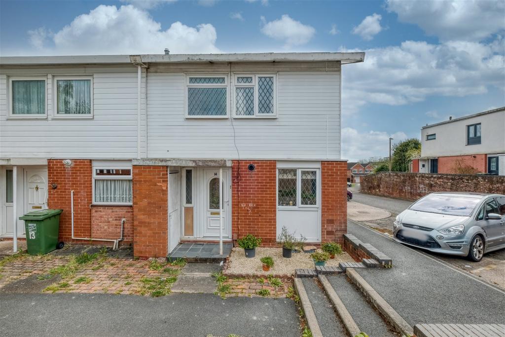 Grimley Close, Lodge Park, Redditch... 3 bed end of terrace house £