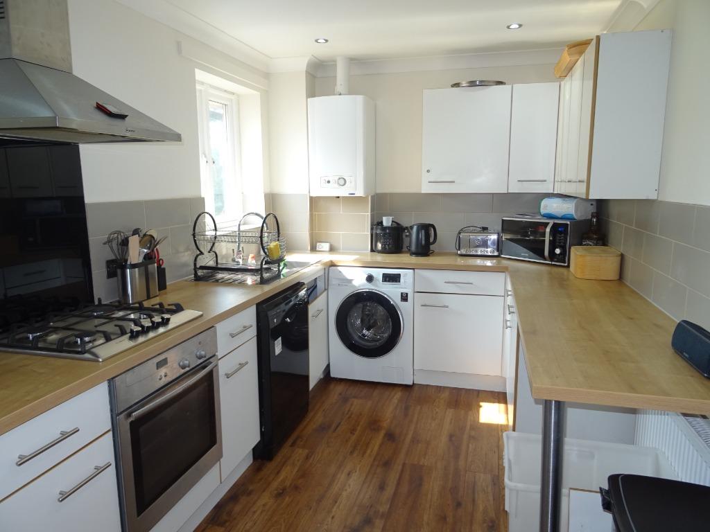 Mill Road, Burgess Hill, RH15 1 bed flat £925 pcm (£213 pw)