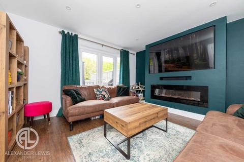 30 Linnet Close, Letchworth Garden City, SG6 4FA