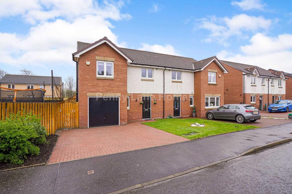 Glen Shira Drive, Dumbarton 3 bed semidetached house £225,000