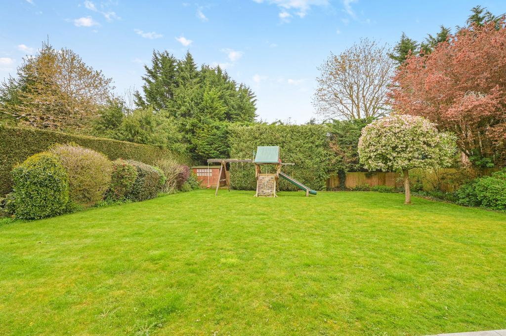 Burywick, Harpenden, Hertfordshire 5 bed detached house £1,895,000