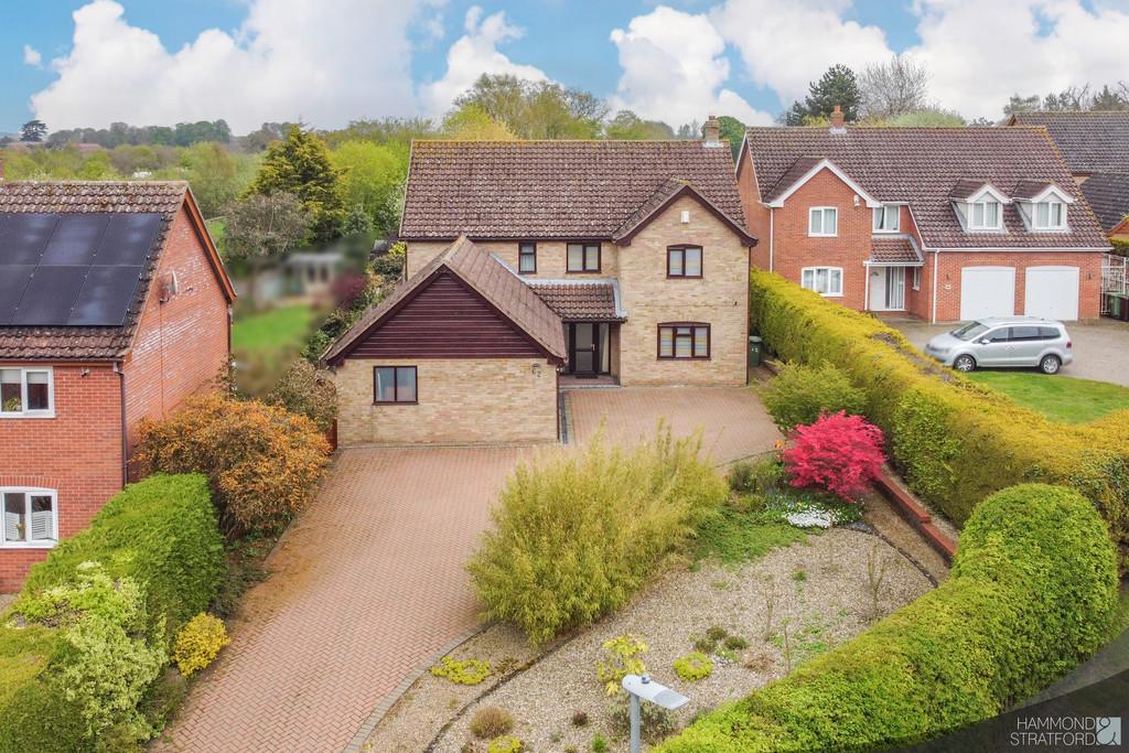 Queens Road, Attleborough 4 bed detached house for sale £500,000