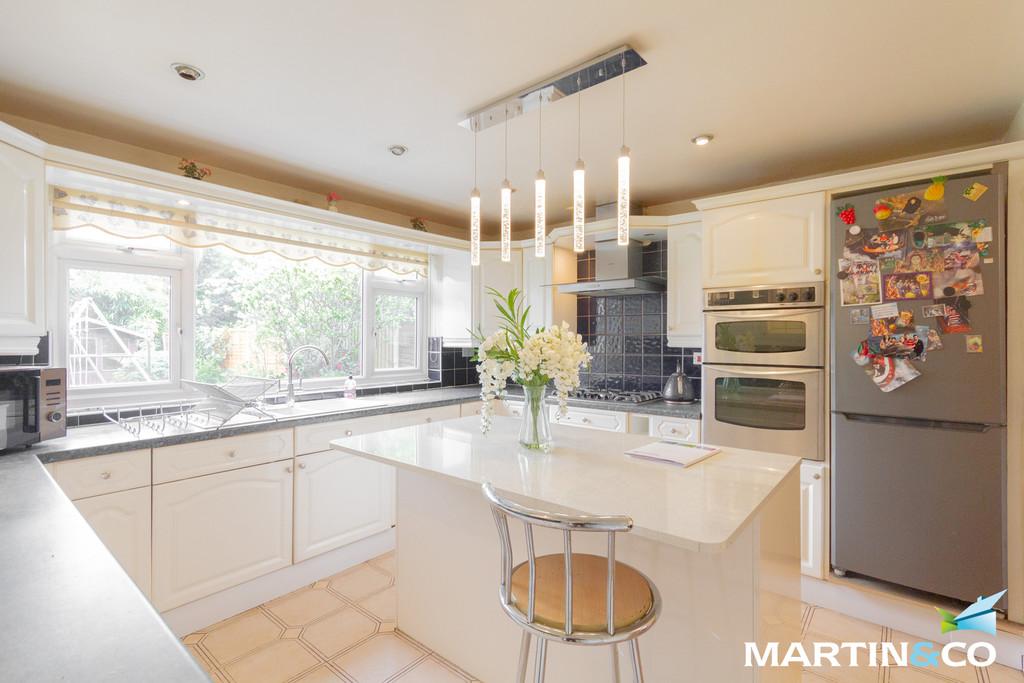 Anstruther Road, Edgbaston, B15 4 bed detached house £2,500 pcm (£577 pw)