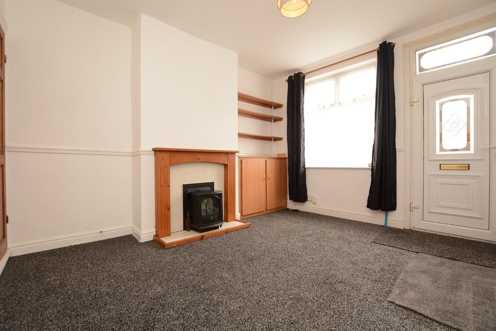 Clifton Road, Nuneaton, Warwickshire 2 bed terraced house £725 pcm (£