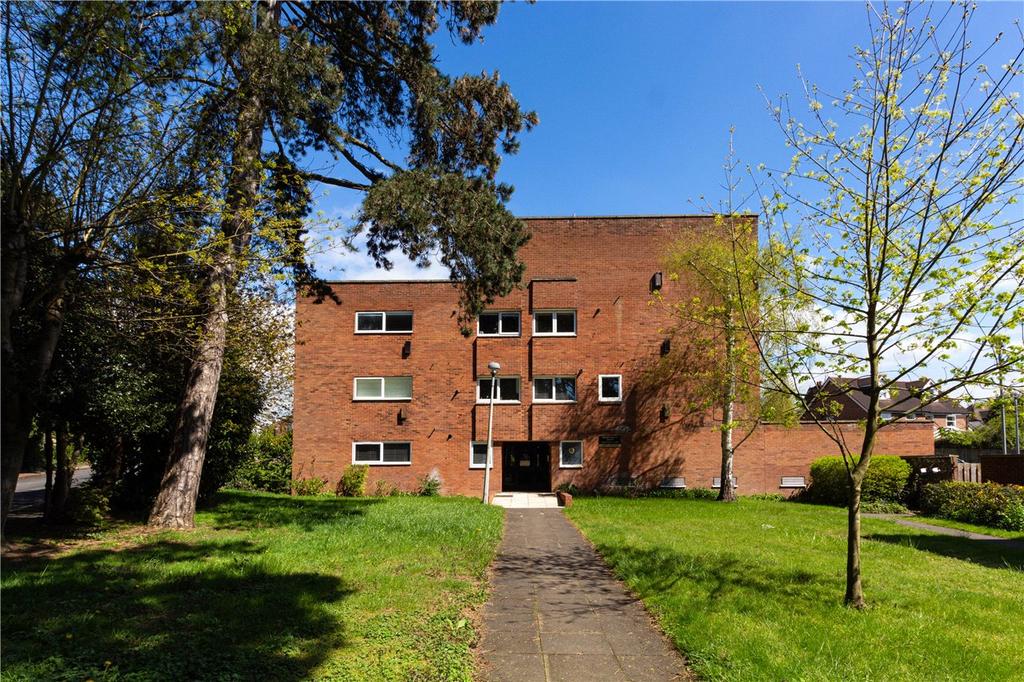 Stewart Road, Harpenden, Hertfordshire 2 bed flat for sale £460,000