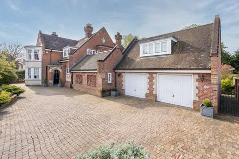 undefined, Brundall