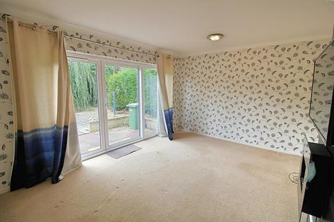 2 bedroom detached bungalow for sale - Pells Close, Leicester