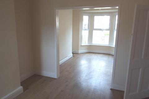 2 bedroom terraced house to rent, 13 Ashdene