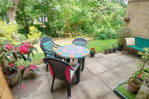 Tanglewood Way, Brookside, Feltham, TW13