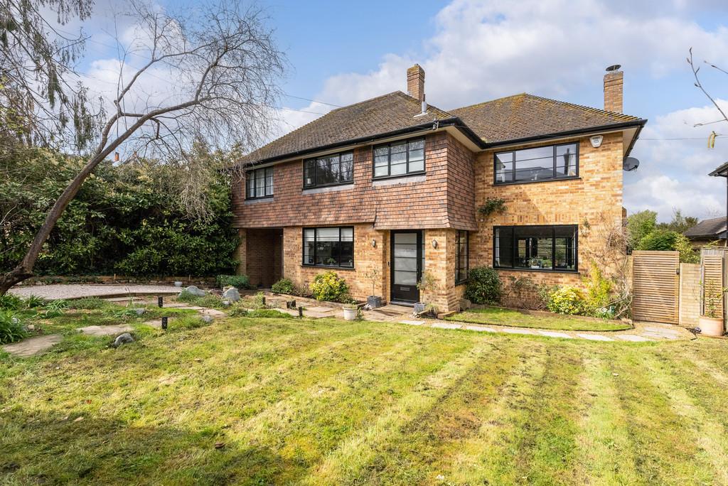 Harrow Road West, Dorking 5 bed detached house £1,350,000