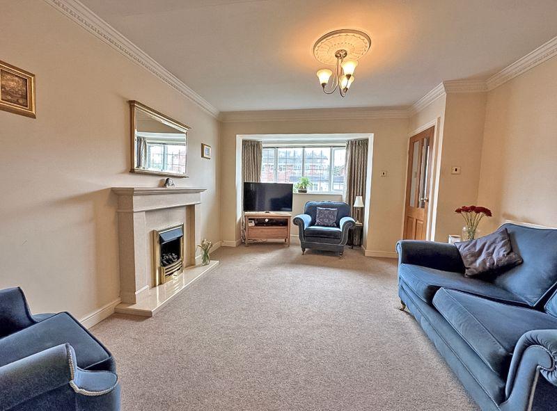 Dursley Close, Willenhall 3 bed detached house for sale £260,000