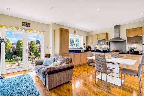 5 Oaks Drive, Sutton Coldfield, B75 5AP