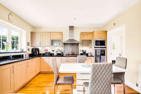 5 Oaks Drive, Sutton Coldfield, B75 5AP
