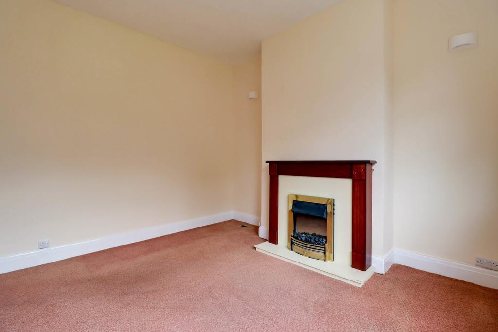 Lindon Drive, Alvaston 3 bed semidetached house £995 pcm (£230 pw)