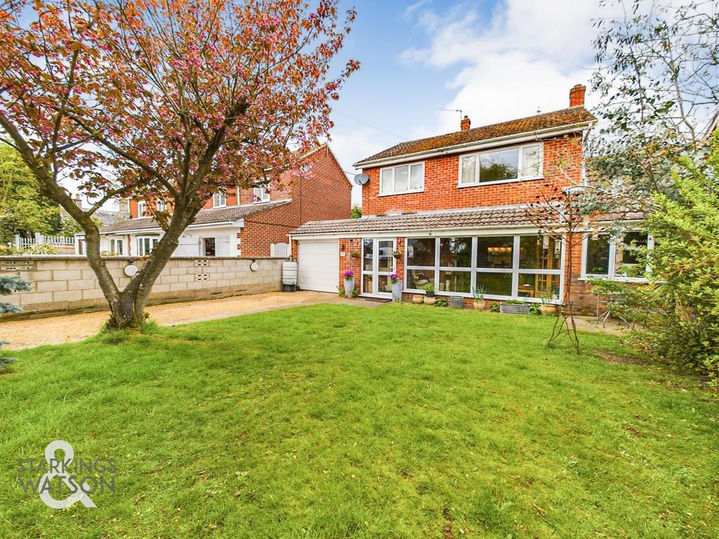 Newton Street, Newton St. Faith, Norwich 3 bed detached house £340,000
