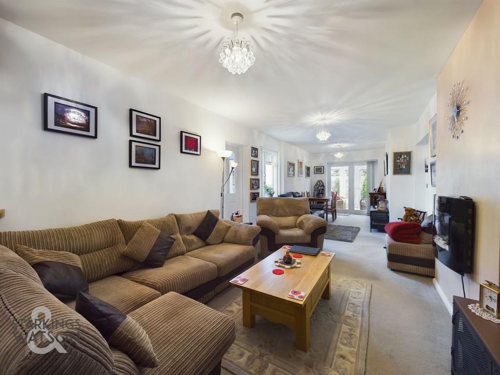 Manor Ridge, Blofield, Norwich 3 bed detached bungalow for sale £335,000