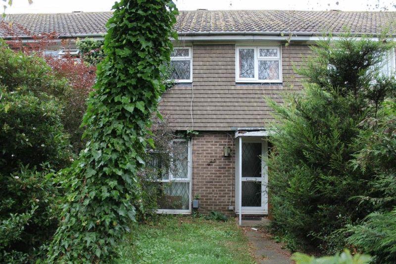 Waterside Road, Guildford 3 bed terraced house £1,650 pcm (£381 pw)