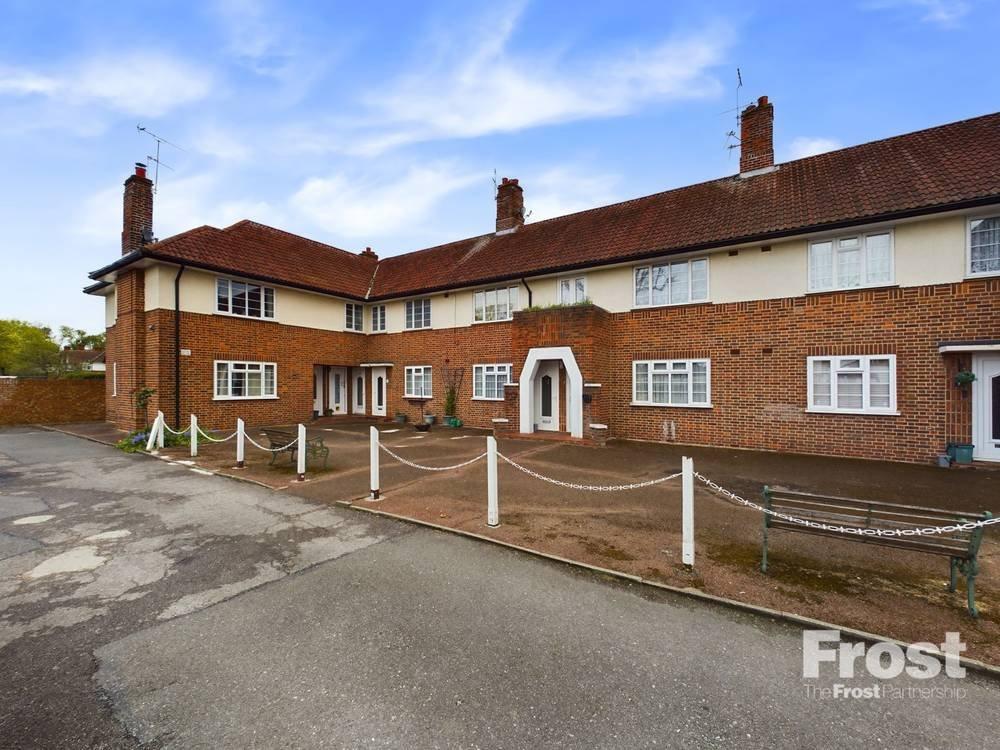 Greenview Court, Village Way, Ashford, Middlesex, TW15 3 bed apartment
