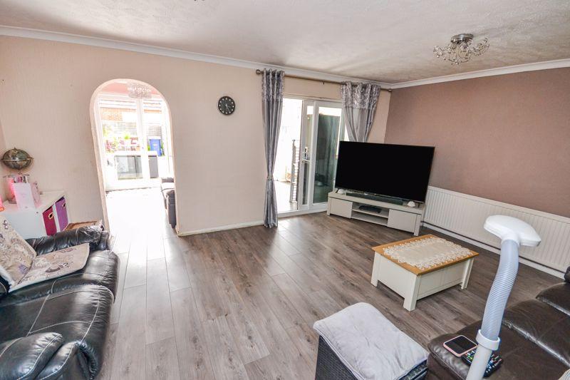 Fobbing Road, Corringham 3 bed semidetached house for sale £350,000