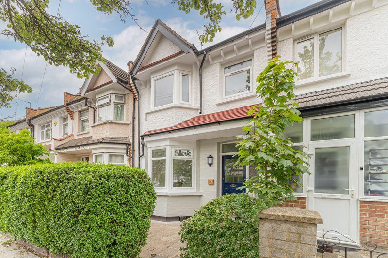 Princes Avenue, London, N13 2 bed terraced house for sale £535,000