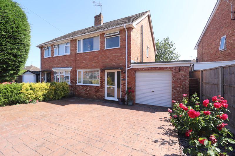 Spencer Close, Gloucester 3 bed semidetached house for sale £295,000