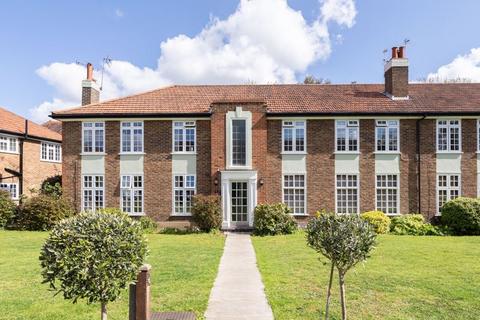 2 bedroom apartment for sale, Rythe Court, Portsmouth Road, Thames Ditton, KT7