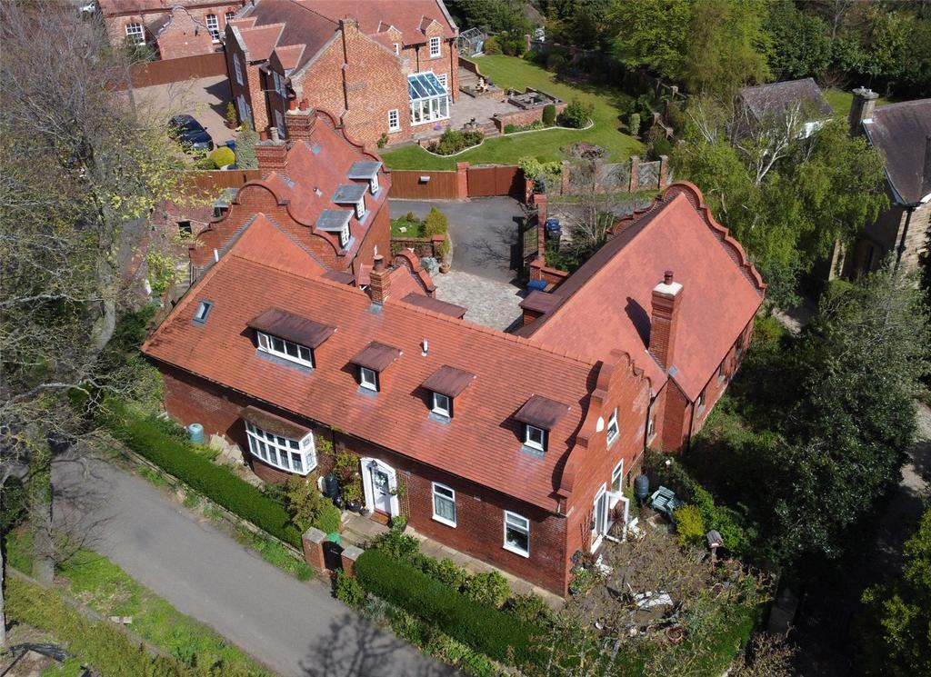Marske Mill Lane, SaltburnbytheSea 6 bed semidetached house for