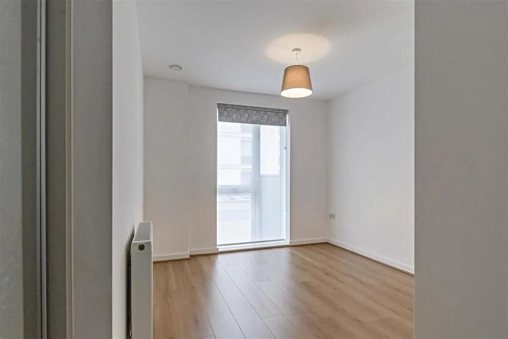 Bedroom..jpeg