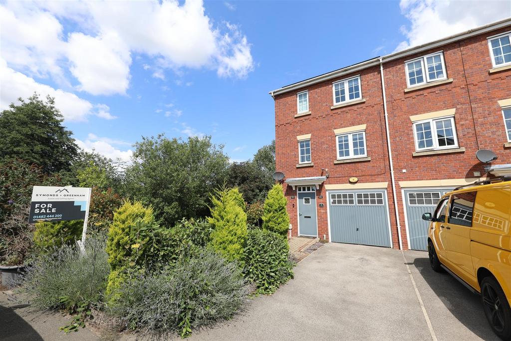 The Willows, Hull 3 bed end of terrace house for sale £200,000