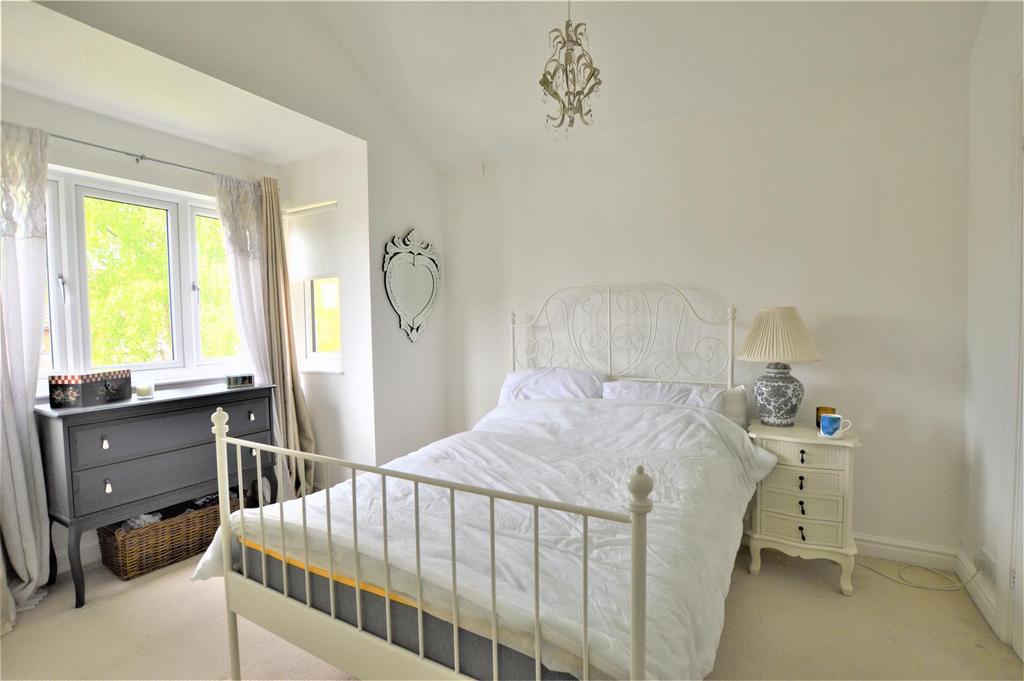 Perham Way, London Colney 1 bed terraced house £1,250 pcm (£288 pw)