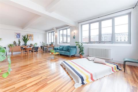 47 Sunlight Square, London, E2 6LD