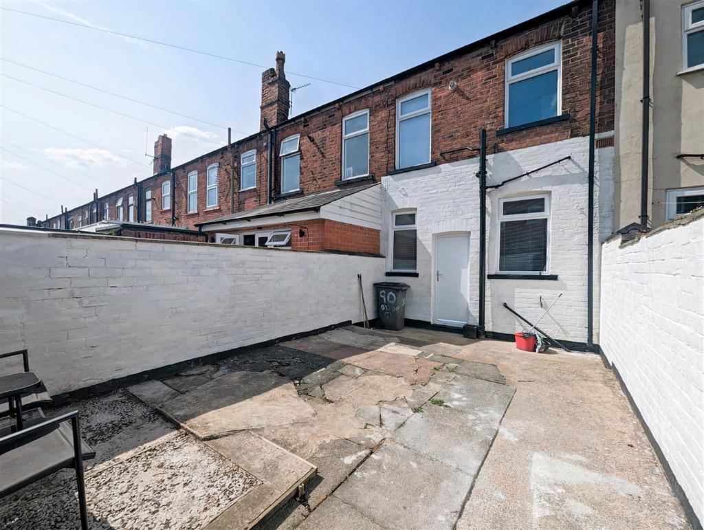 Oxford Street, Leigh 2 bed terraced house for sale £129,950