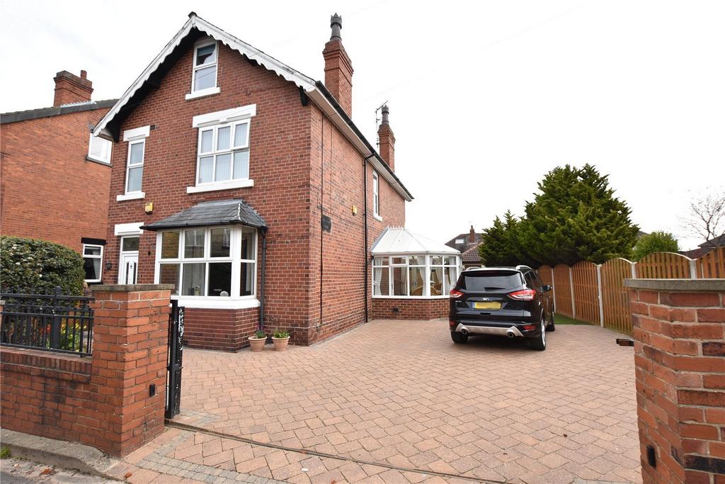 The Avenue, Crossgates, Leeds 4 bed detached house for sale £450,000