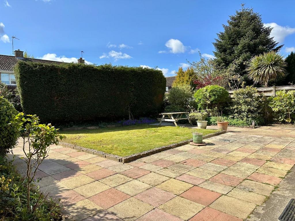 Windsor Drive, Wigginton, York, YO32 2QQ 3 bed detached house for sale £375,000