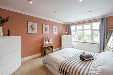 164 Barrs Road, Cradley Heath, B64 7EX