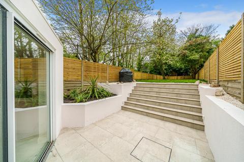 47a Winchester Avenue, London, NW6 7TT