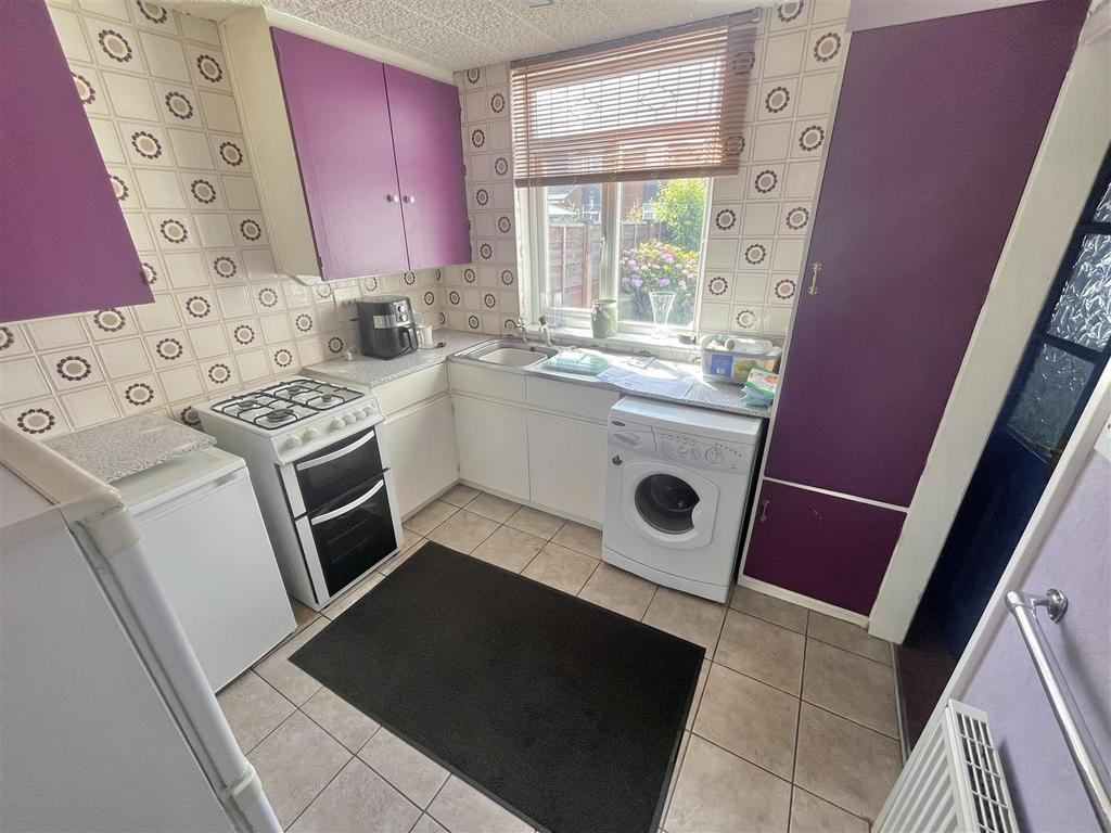 Chepstow Avenue, Sale 3 bed terraced house £250,000