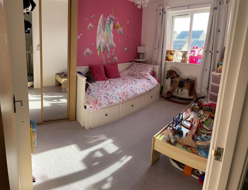 Bedroom 2: