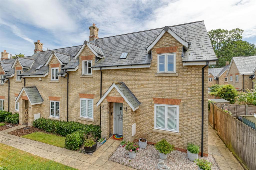 Stuart Court, Tempsford, Sandy, SG19 2BG 3 bed end of terrace house for sale £325,000