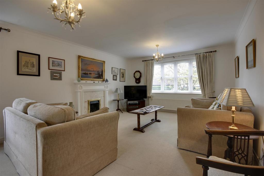 Parkfield Avenue, North Ferriby 4 bed link detached house for sale £