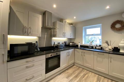 3 bedroom townhouse for sale, Kinder View Close, Newtown Disley, Stockport