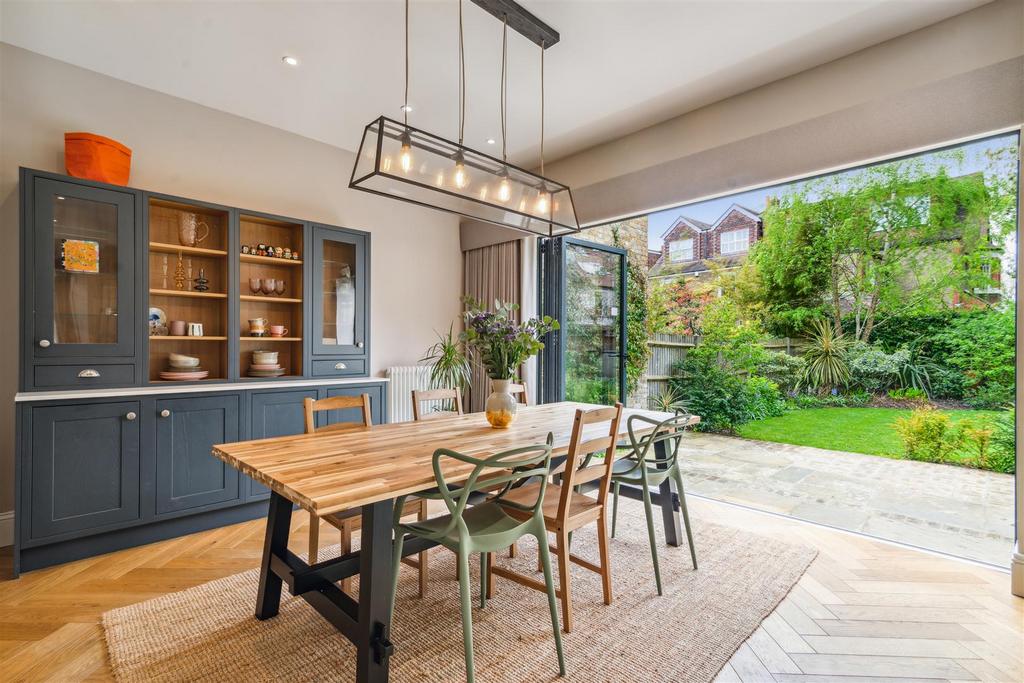 Dukes Avenue,W4 FOR SALE