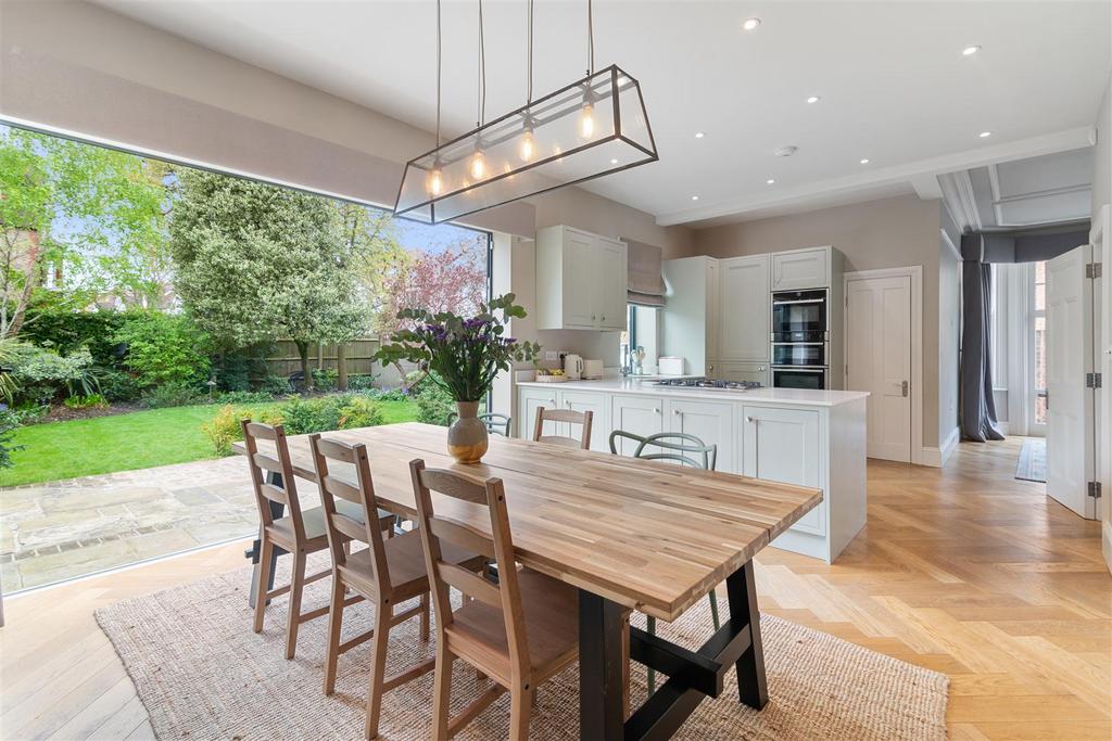 Dukes Avenue,W4 FOR SALE