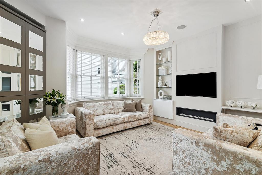 Duke Road, London, W4 4 bed end of terrace house £1,650,000