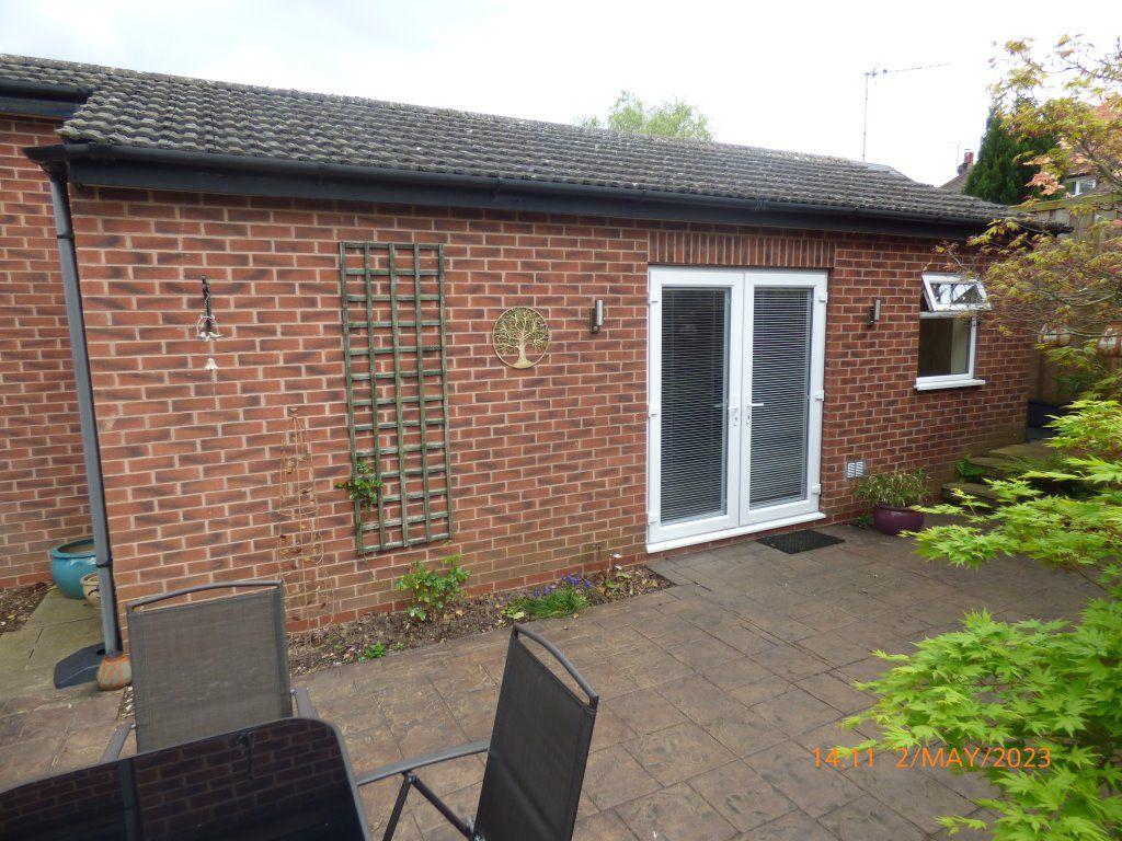 Marshall Drive, Bramcote. NG9 3LE 1 bed apartment £750 pcm (£173 pw)