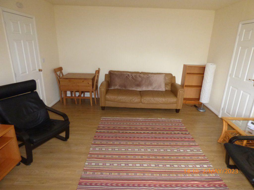 Marshall Drive, Bramcote. NG9 3LE 1 bed apartment £750 pcm (£173 pw)