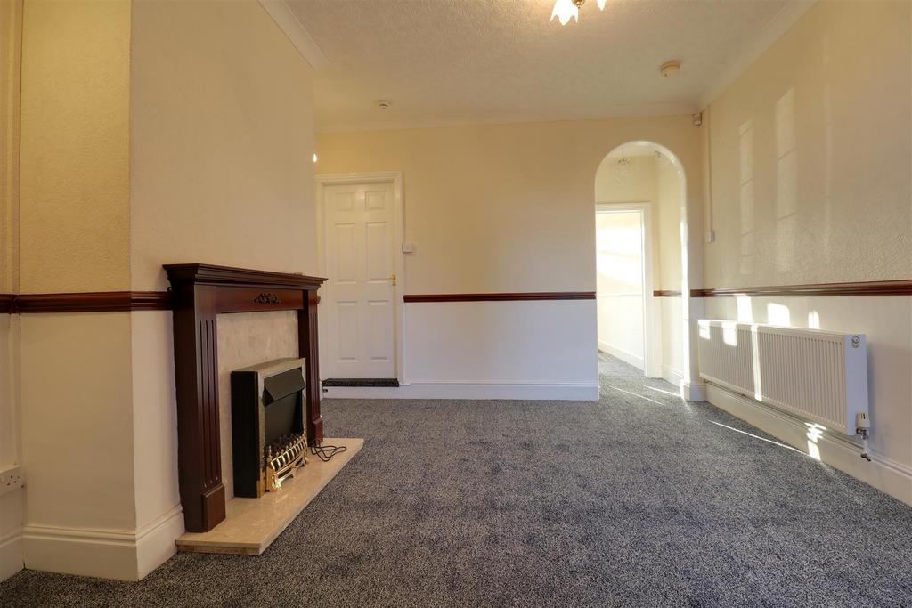 Daw End Lane, Rushall, Walsall 2 bed end of terrace house £725 pcm (£