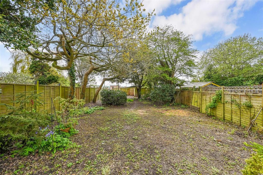 Yapton Road, Barnham 3 bed semidetached house £325,000