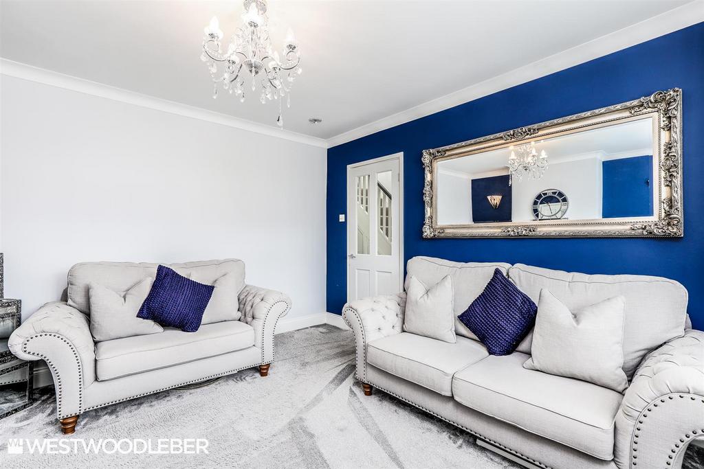 Trafalgar Avenue, Broxbourne EN10 4 bed semidetached house for sale