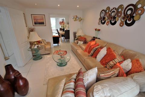 1 Turnbury Close, London, SE28 8QP